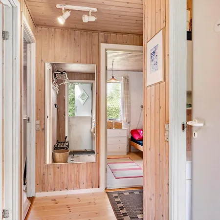 Well-maintained Close To Beautiful Swimming